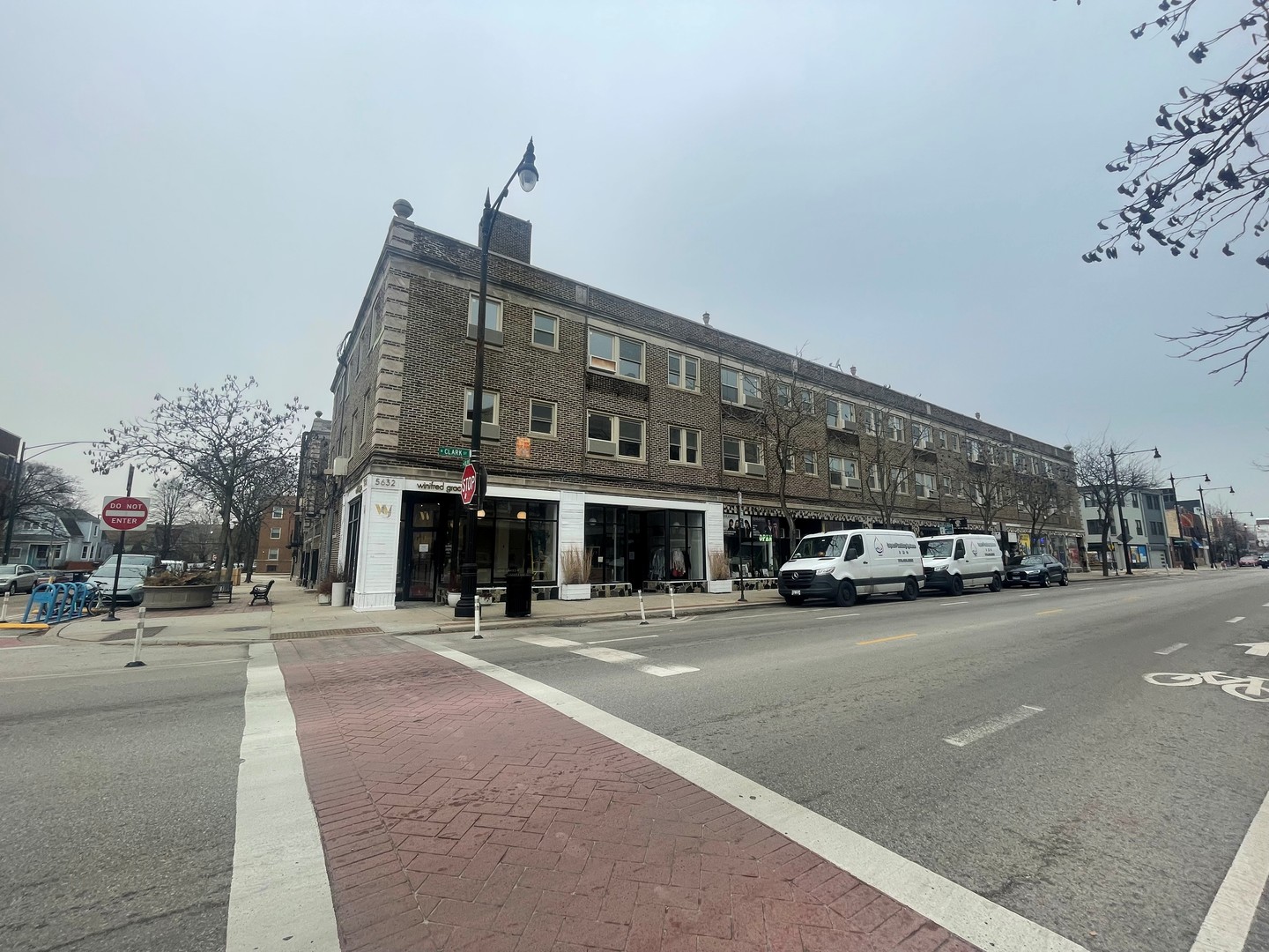 5632-52 North Clark Street Chicago IL 60660