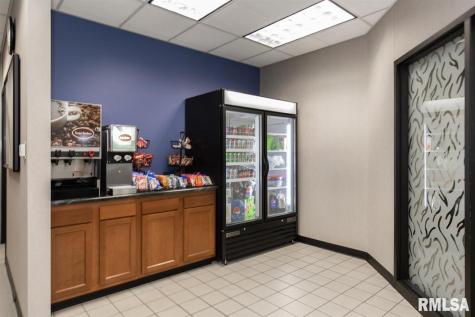 2121 47TH Street Moline IL 61265