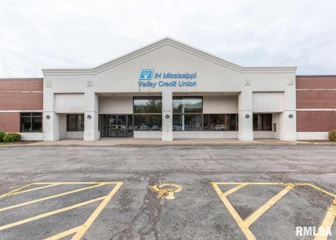 2121 47TH Street Moline IL 61265