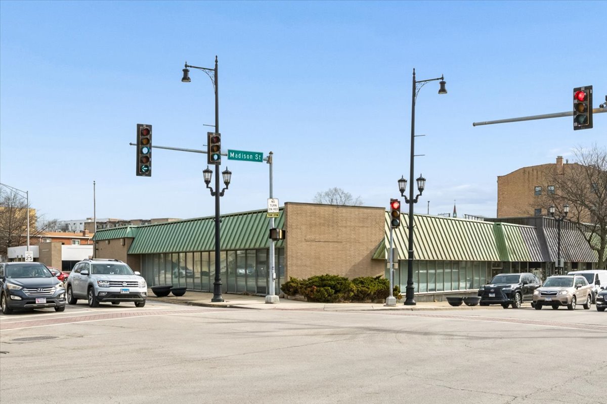7521 Madison Street Forest Park IL 60130