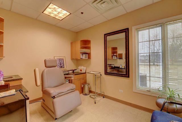 581 Sullivan Road Aurora IL 60506