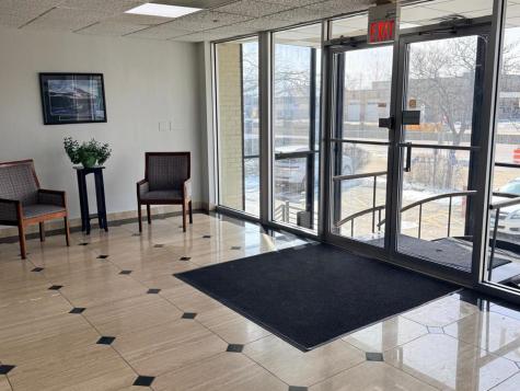 21 North Skokie Highway N Lake Bluff IL 60044
