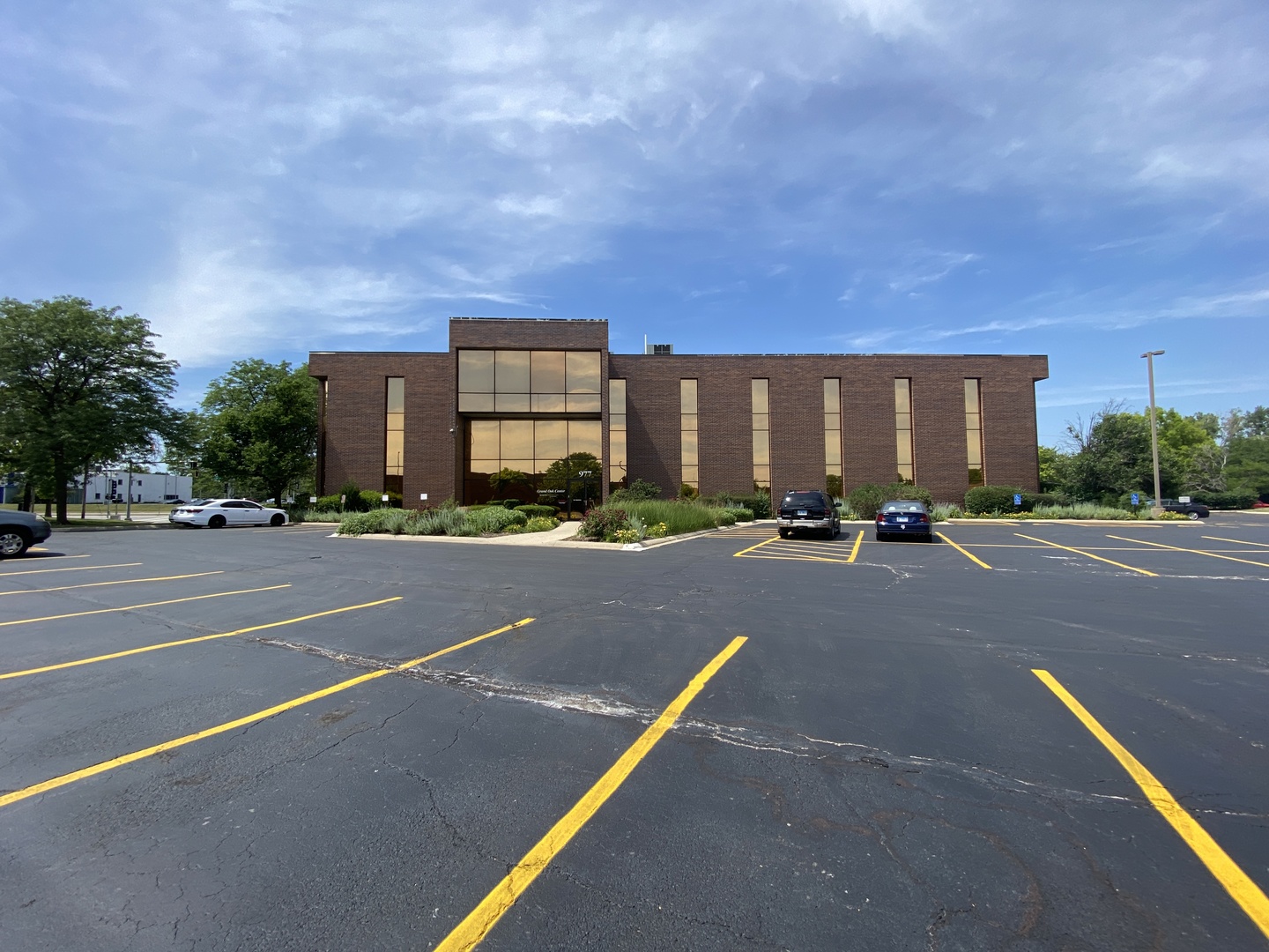 977 North Oaklawn Avenue Elmhurst IL 60126