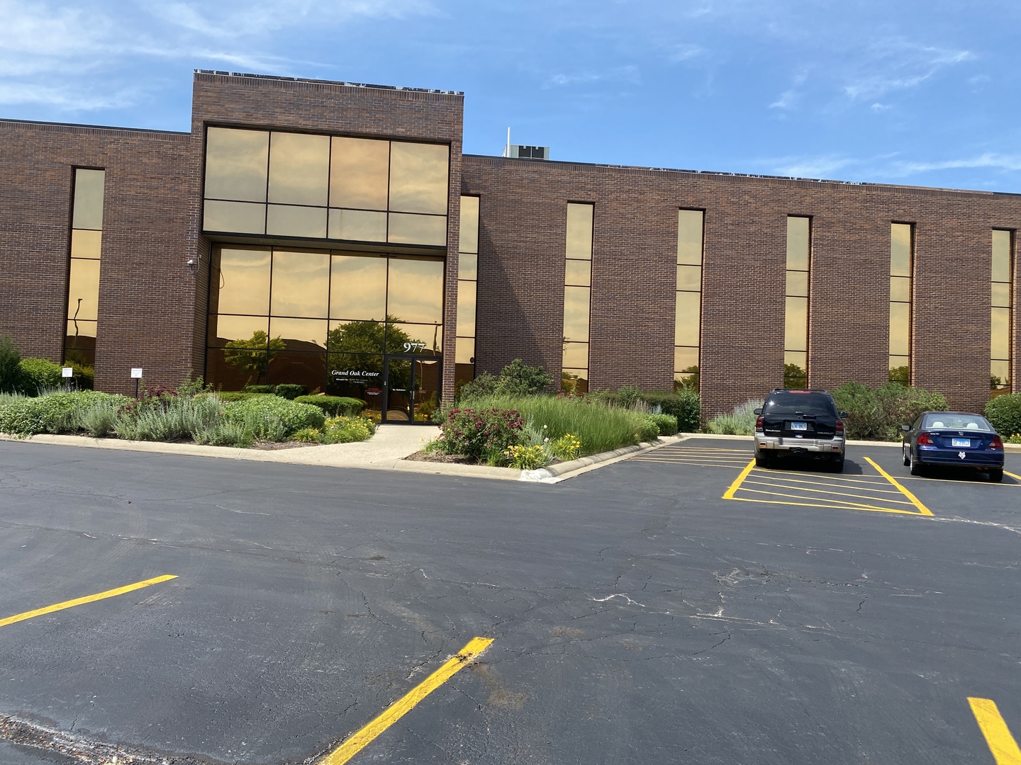 977 North Oaklawn Avenue Elmhurst IL 60126