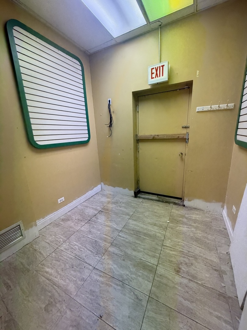 4527 North Sheridan Road Chicago IL 60640