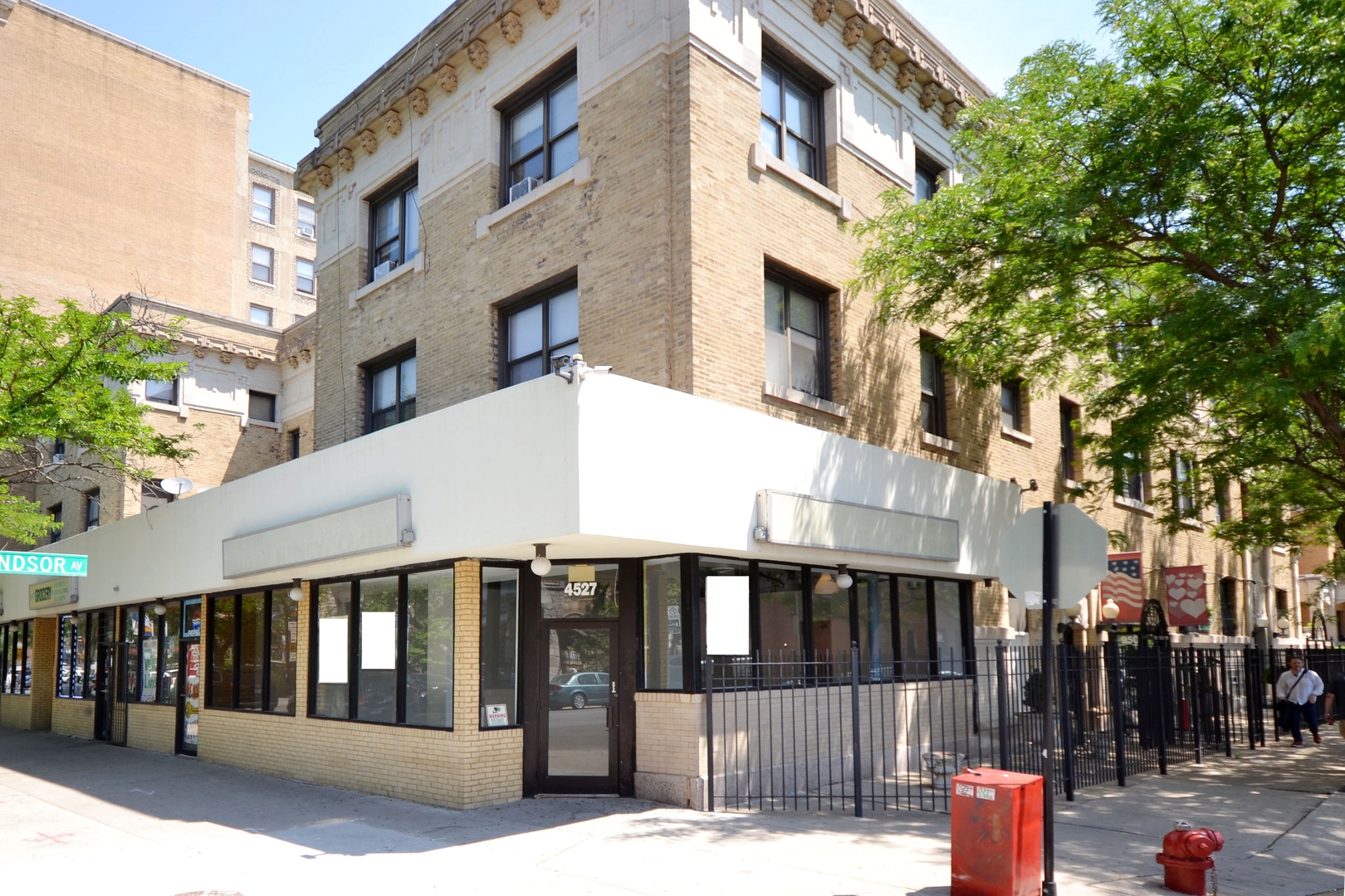 4527 North Sheridan Road Chicago IL 60640