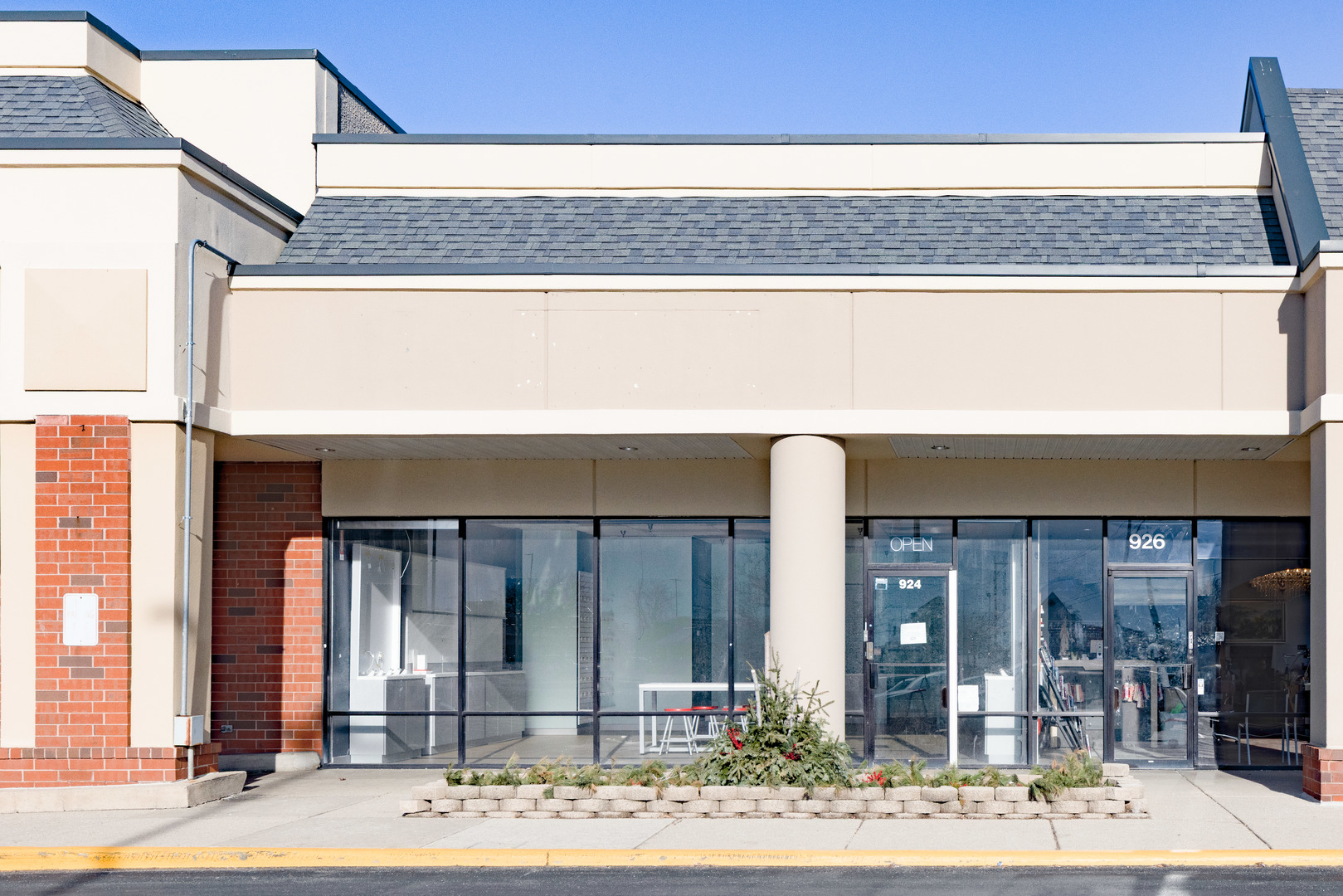 924 North Green Bay Road Waukegan IL 60085