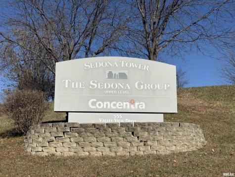 555 Valley View Drive Moline IL 61265