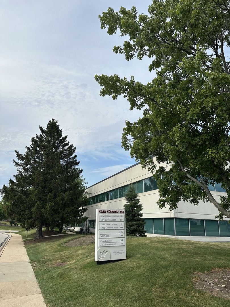 555 Waters Edge Lane Lombard IL 60148