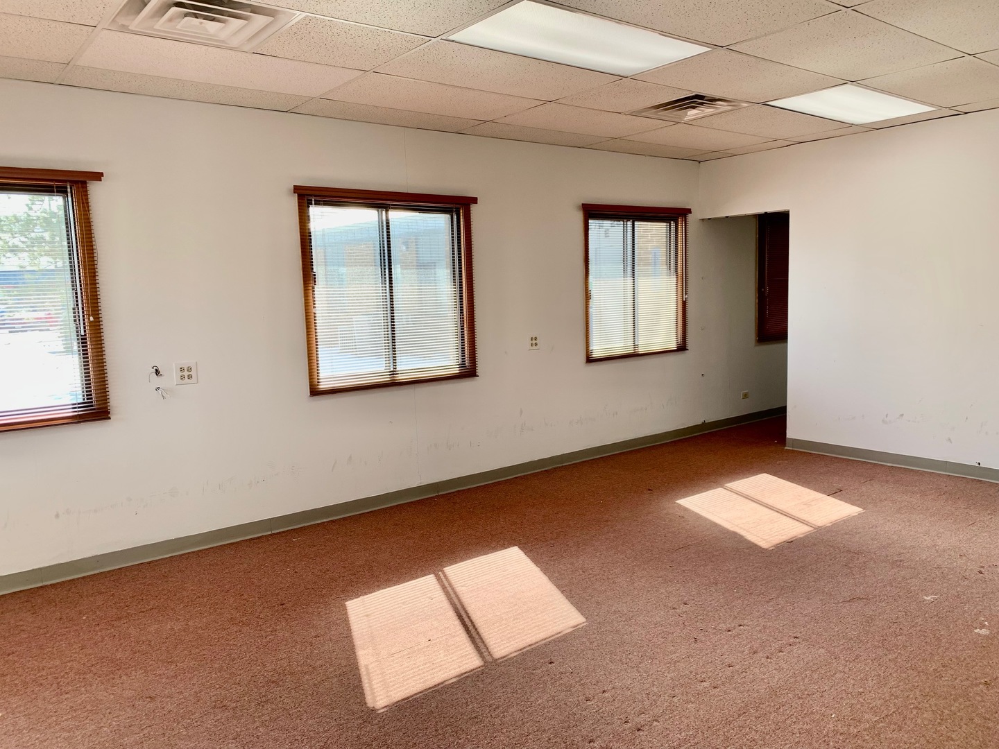 27W281 Geneva Road Winfield IL 60190
