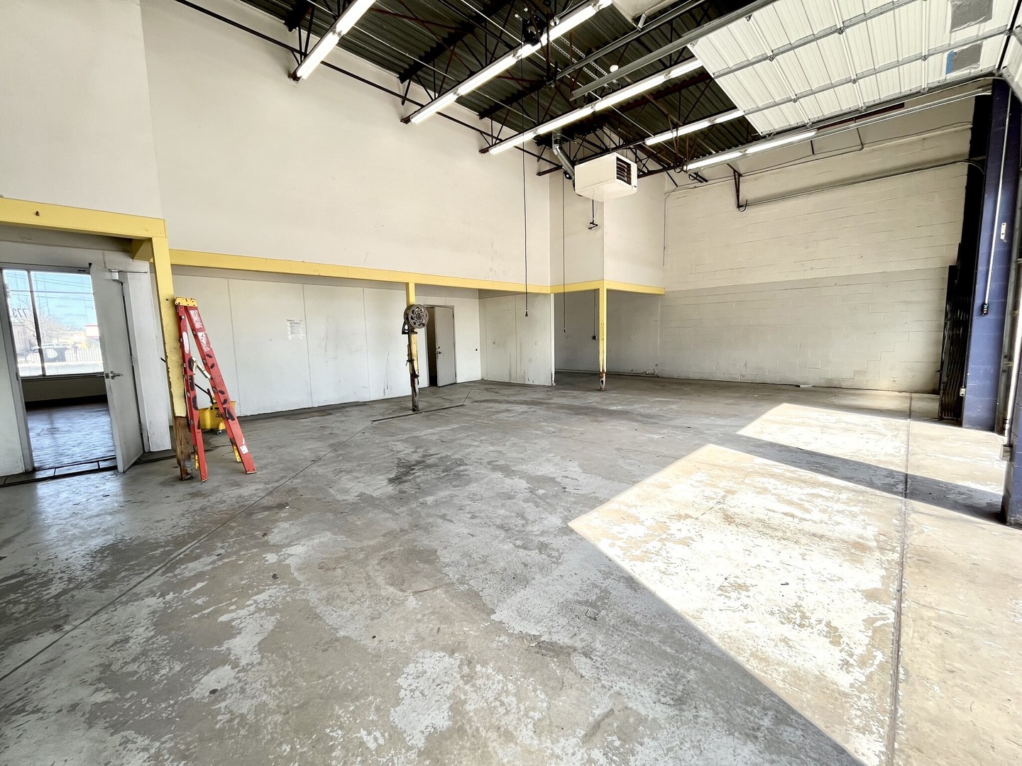 3033 North Knox Avenue Chicago IL 60641