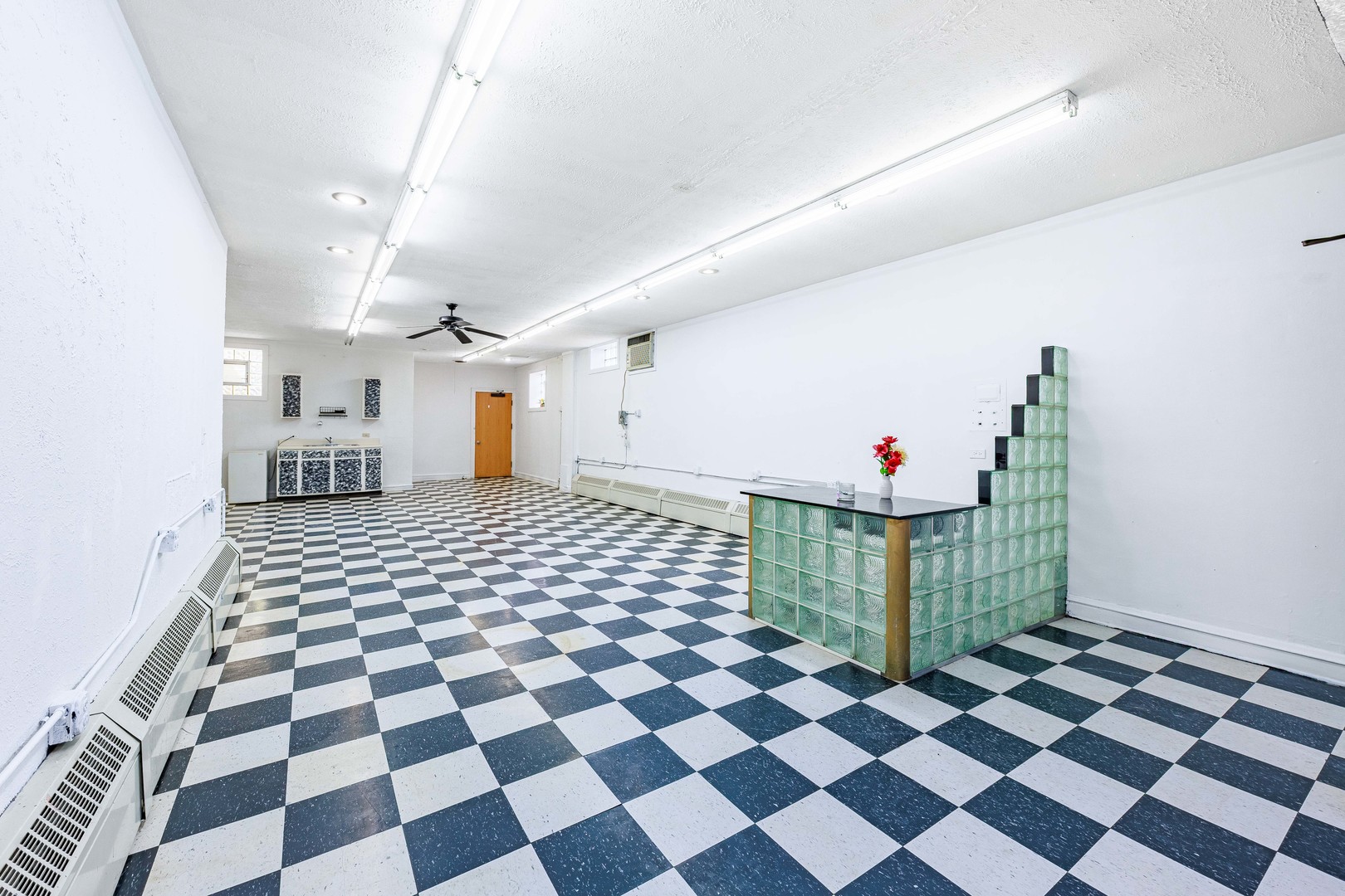 7041 West Addison Street Chicago IL 60634