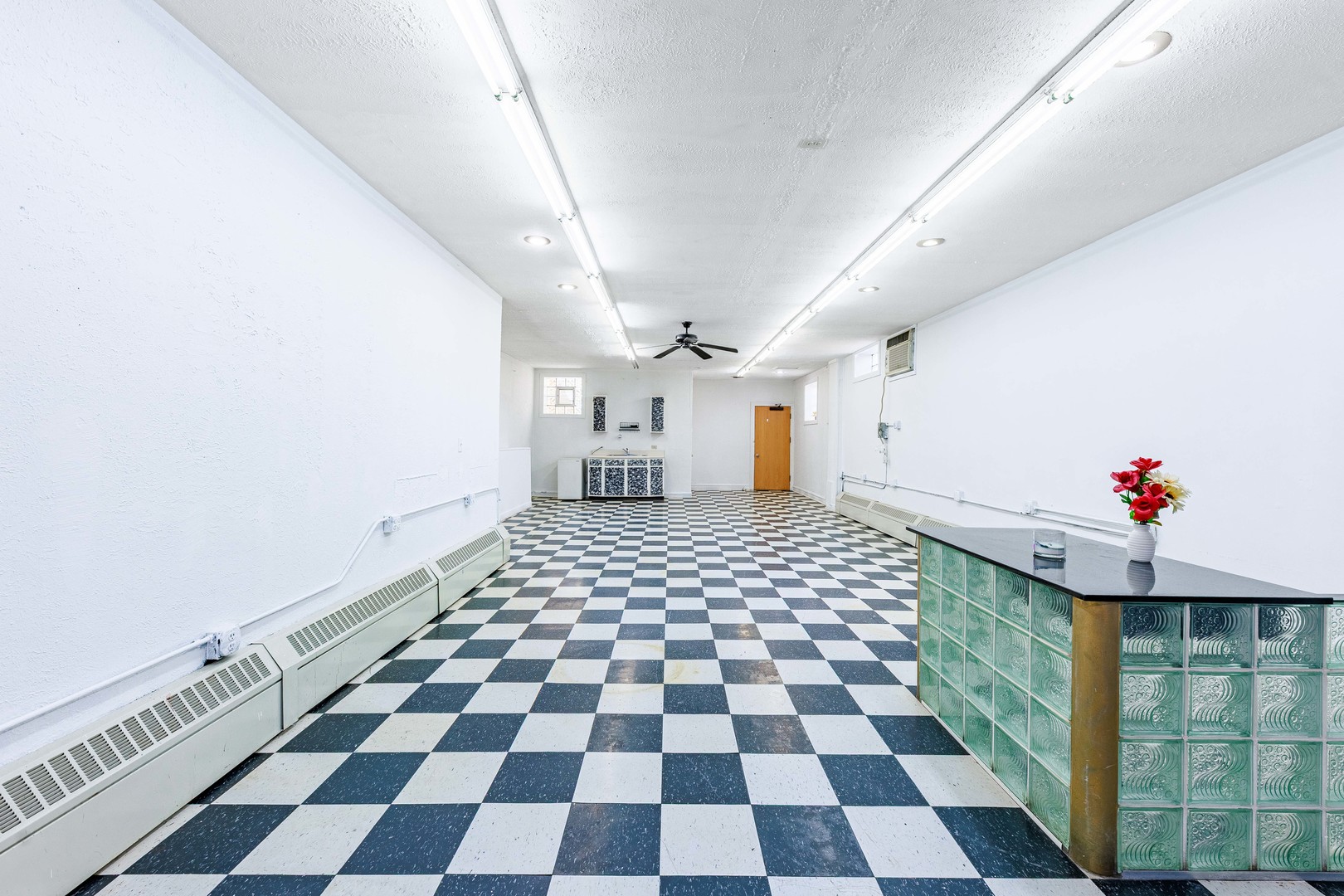 7041 West Addison Street Chicago IL 60634