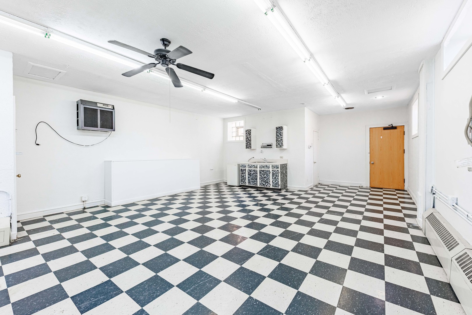7041 West Addison Street Chicago IL 60634