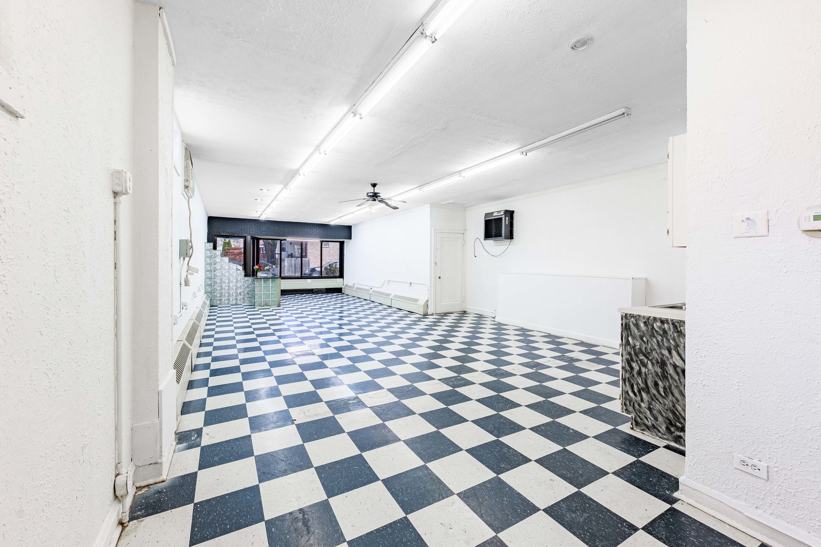 7041 West Addison Street Chicago IL 60634