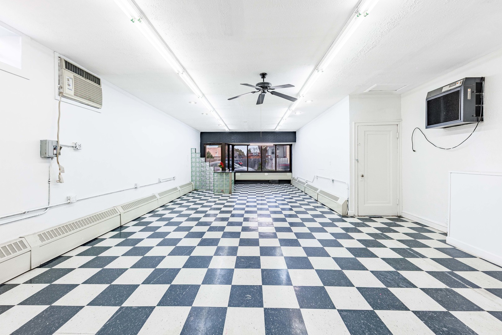 7041 West Addison Street Chicago IL 60634