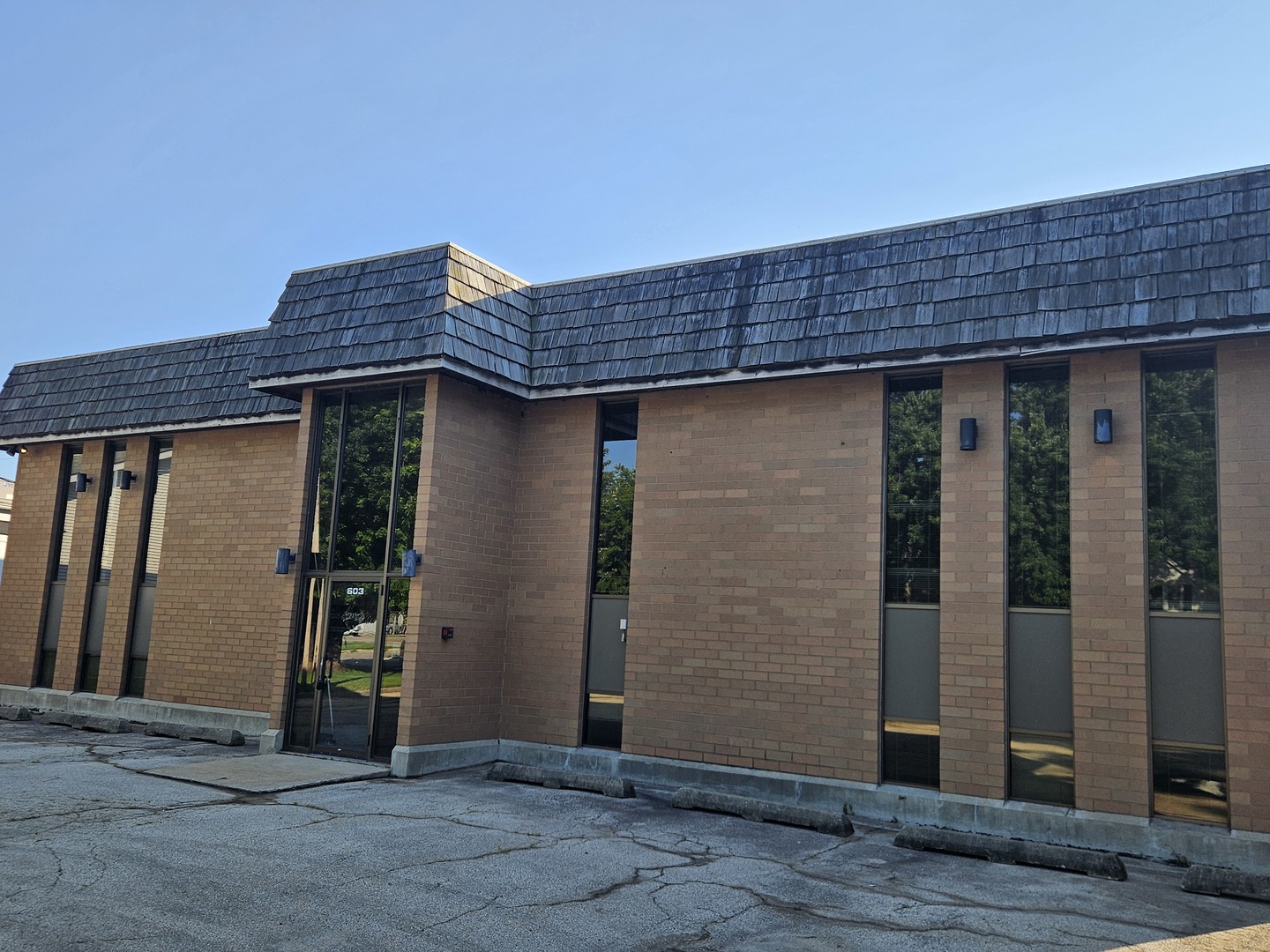 603 1ST Avenue Sterling IL 61081
