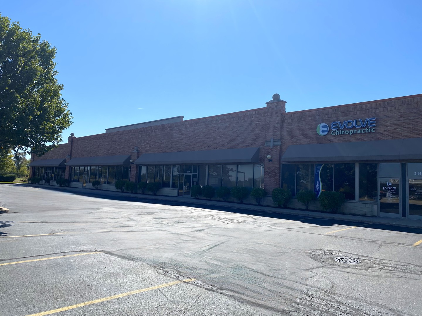 2424 Lake Shore Drive Woodstock IL 60098