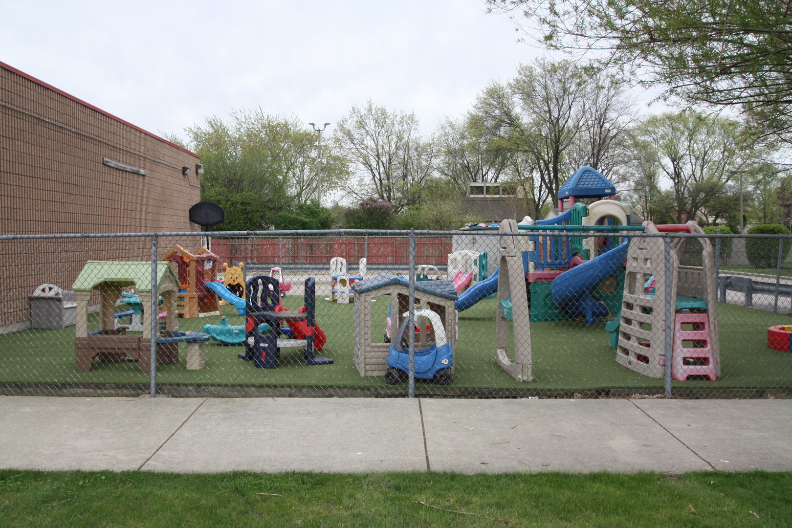 731 East Nerge Road Roselle IL 60172