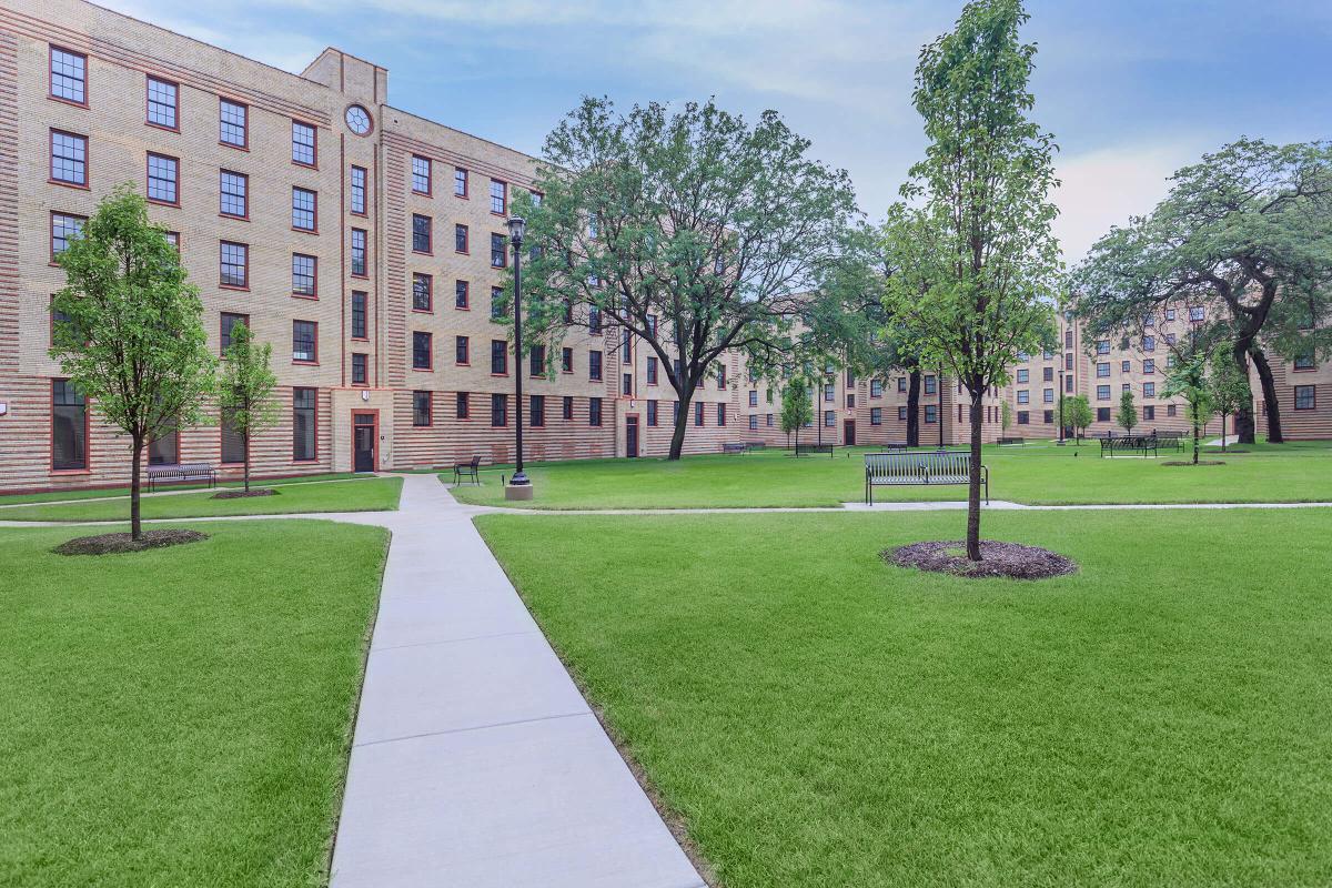 62 East 47th Street Chicago IL 60653