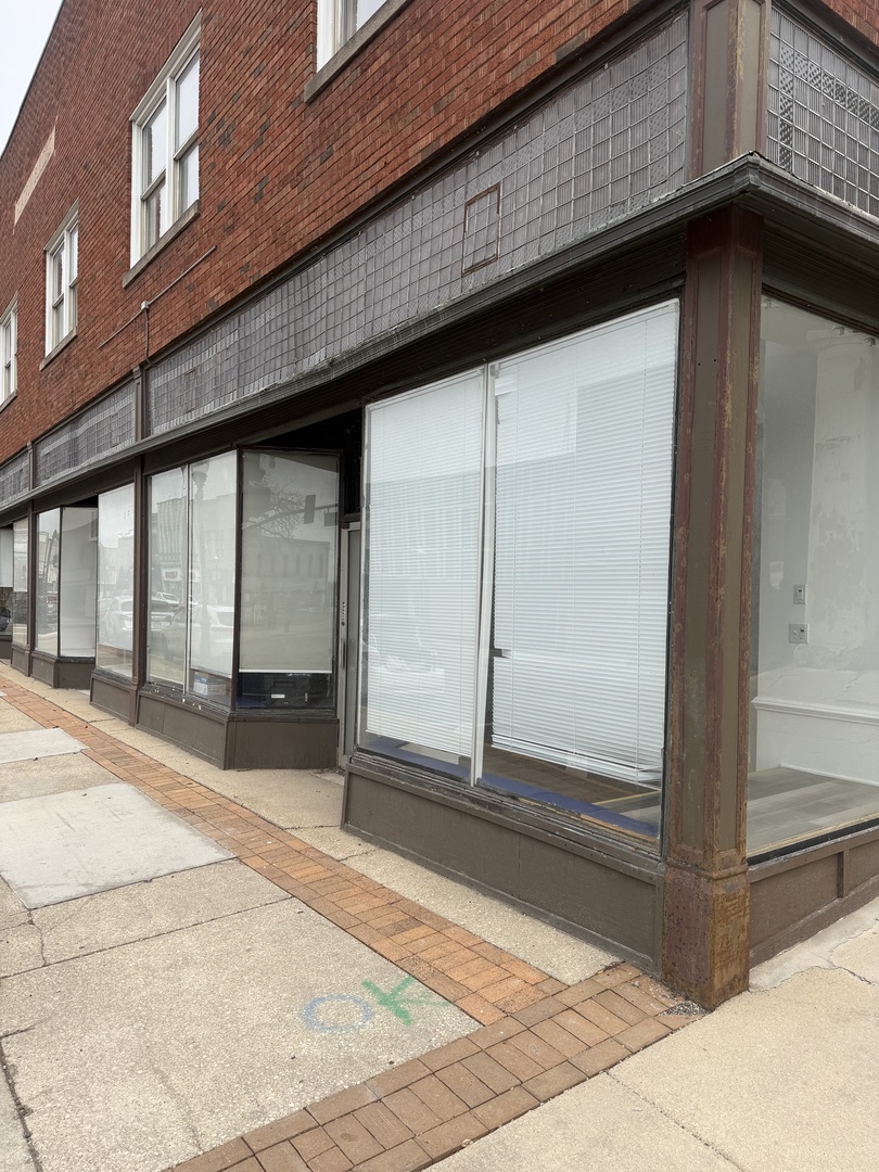 82-84 South Broadway Aurora IL 60505