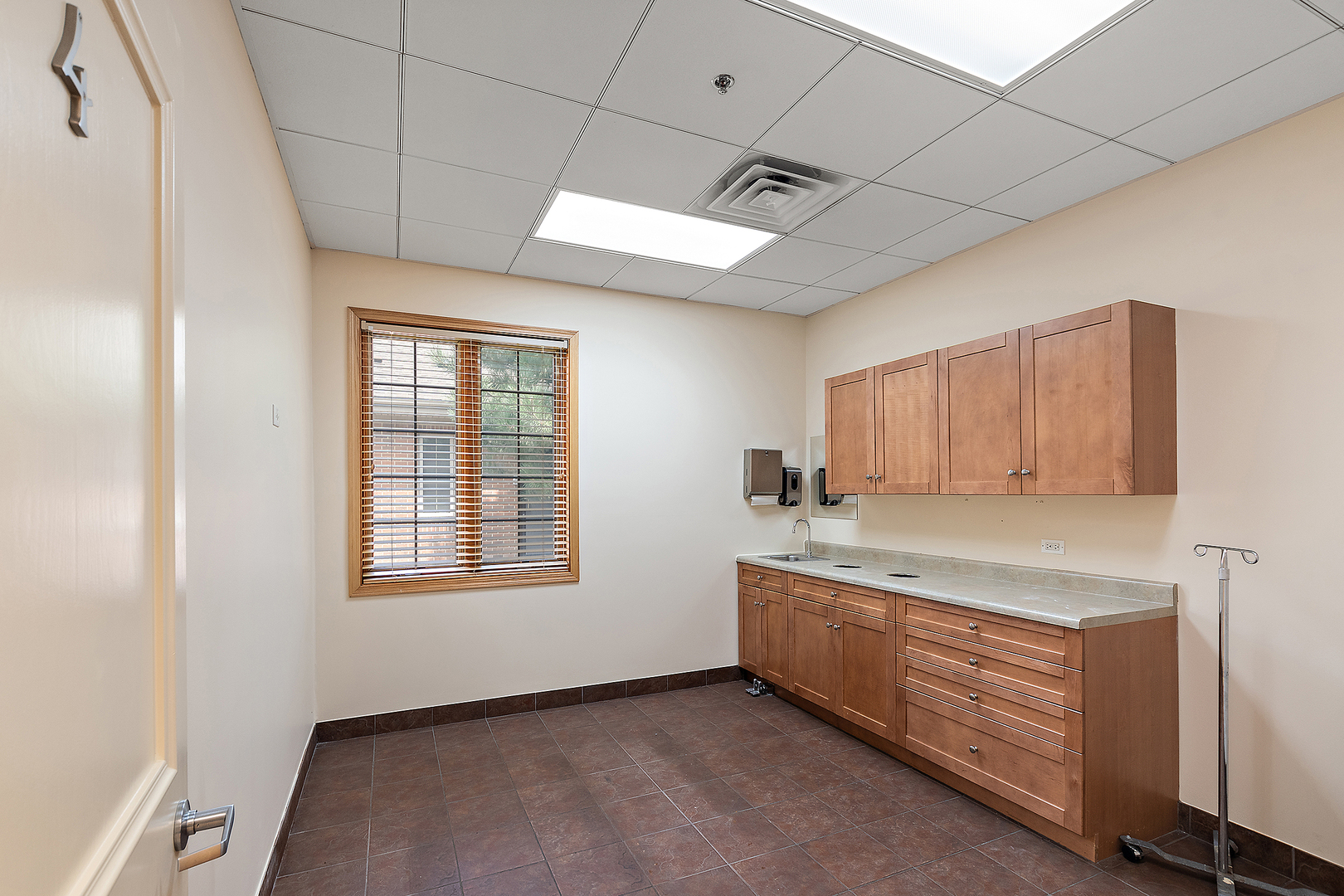 6825 Kingery Highway Willowbrook IL 60527