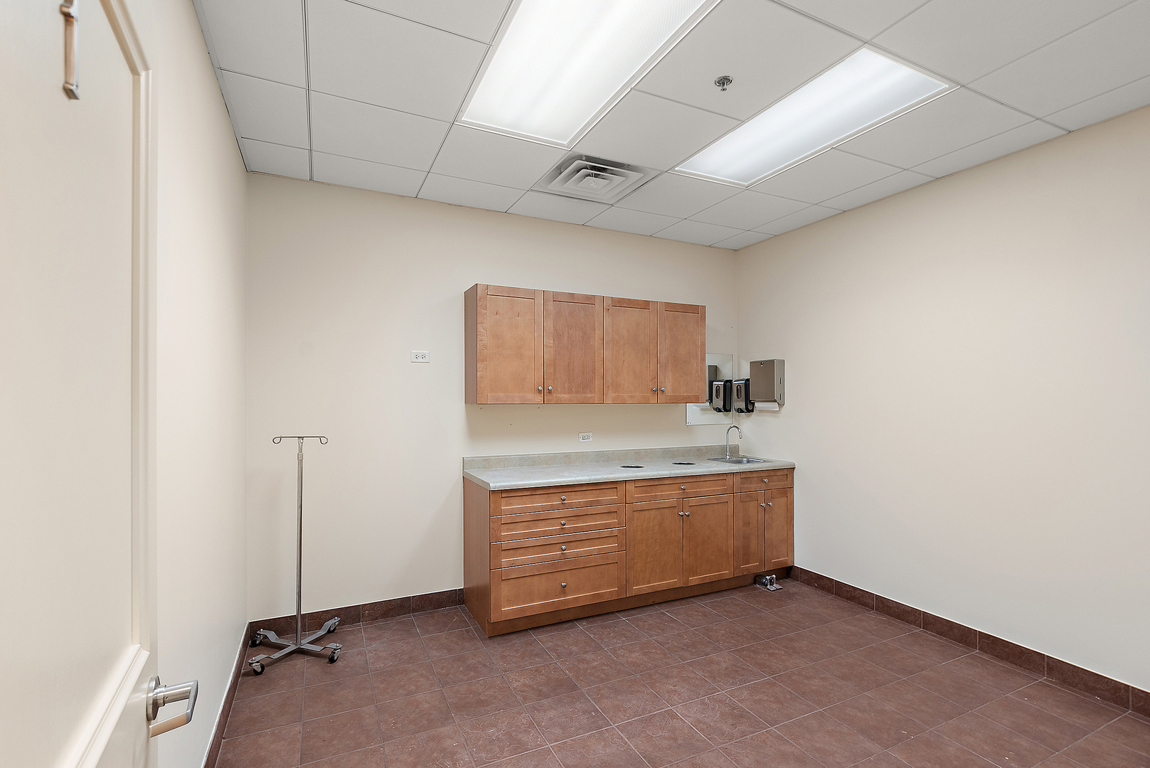 6825 Kingery Highway Willowbrook IL 60527