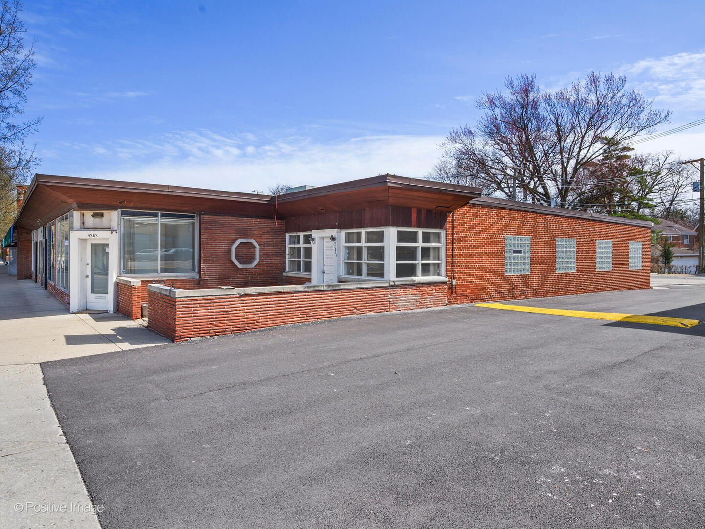 5365 West Devon Avenue Chicago IL 60646