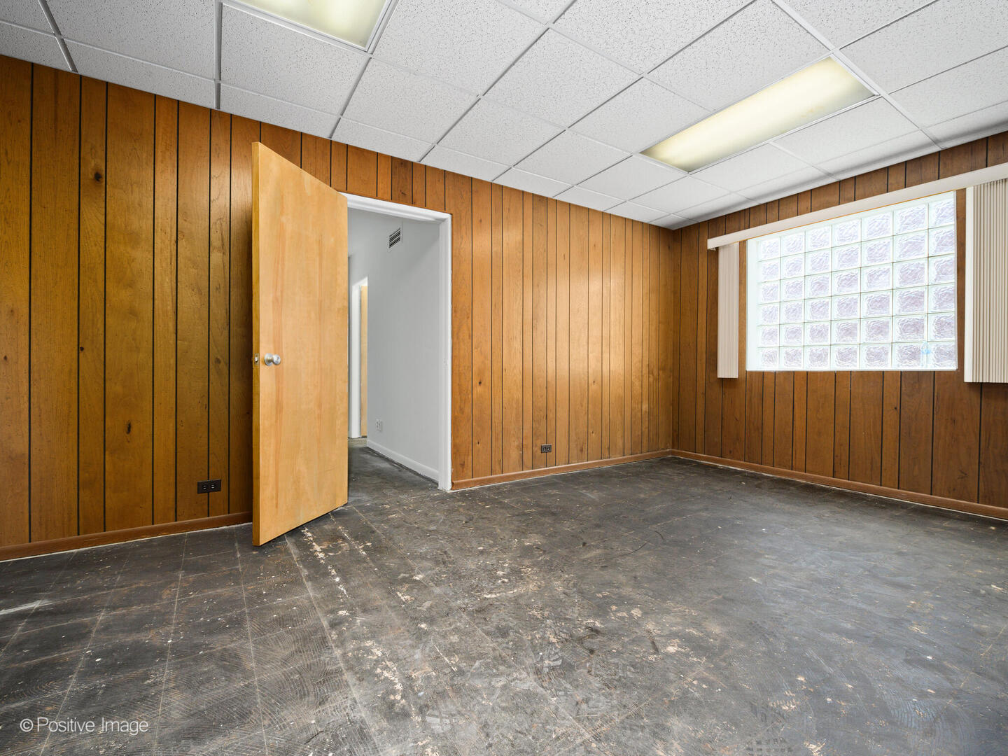 5365 West Devon Avenue Chicago IL 60646