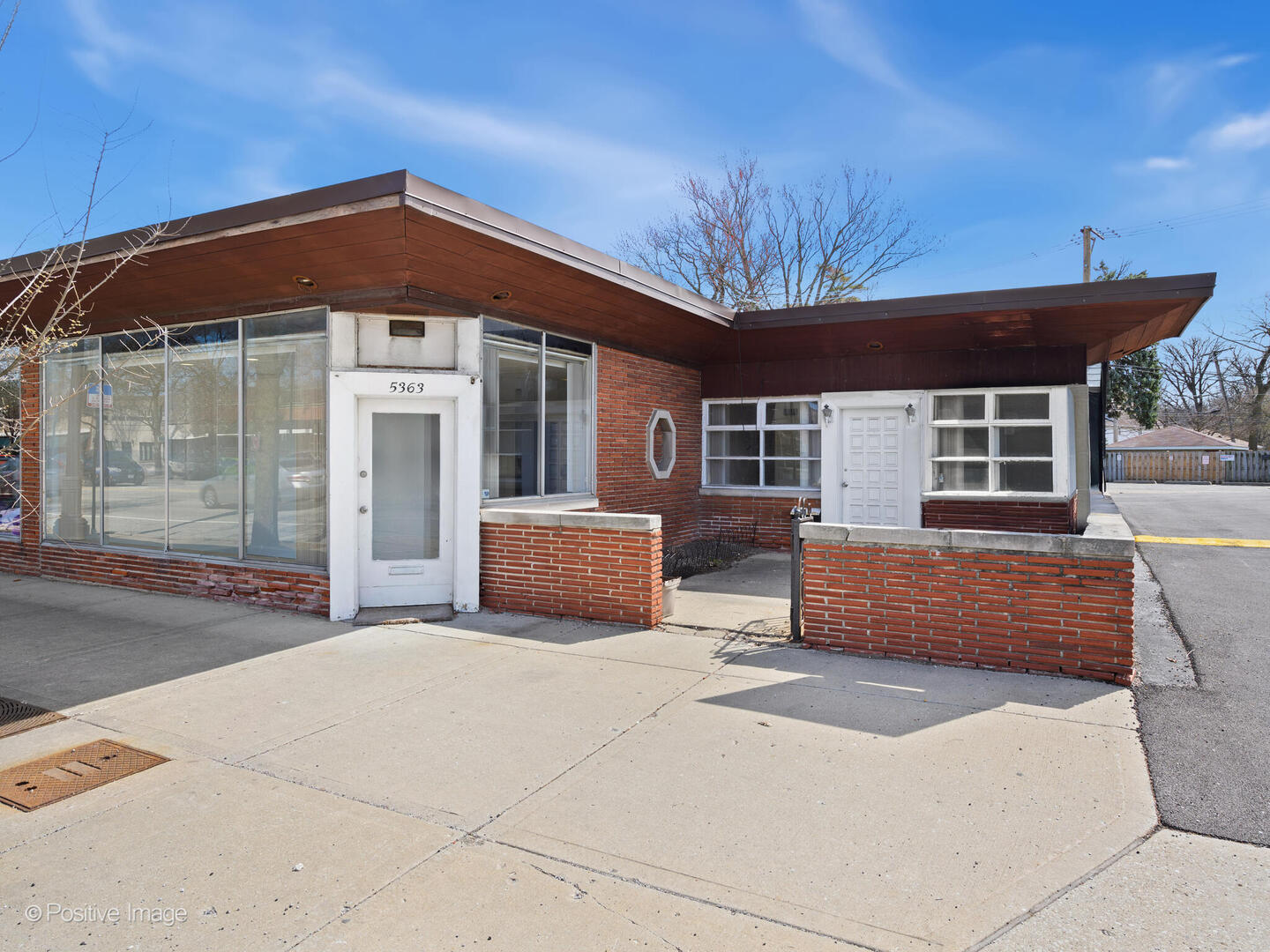 5365 West Devon Avenue Chicago IL 60646