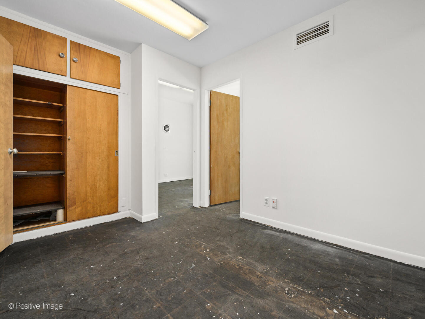 5365 West Devon Avenue Chicago IL 60646
