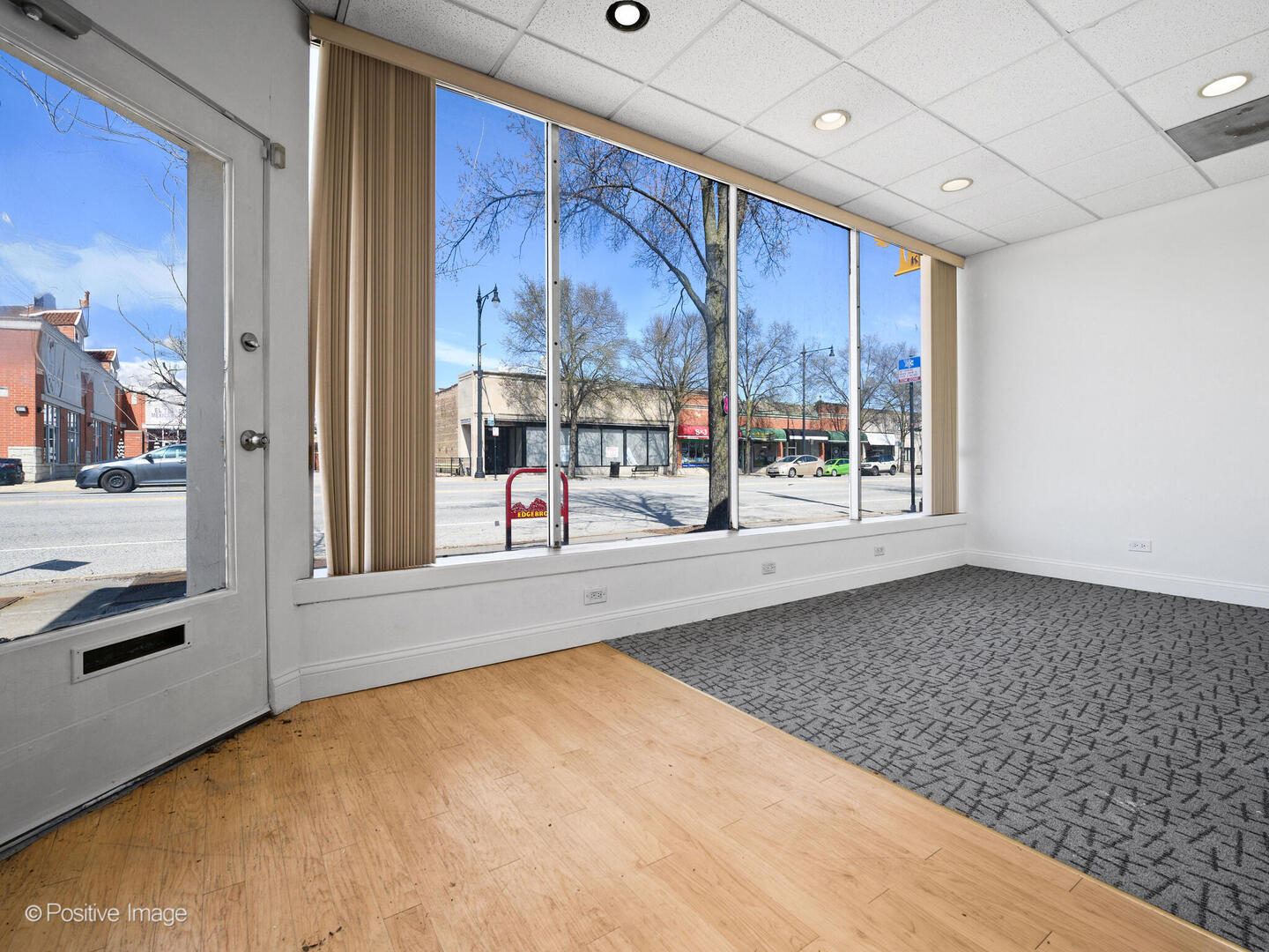 5365 West Devon Avenue Chicago IL 60646