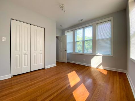 619 East Groveland Park Chicago IL 60653