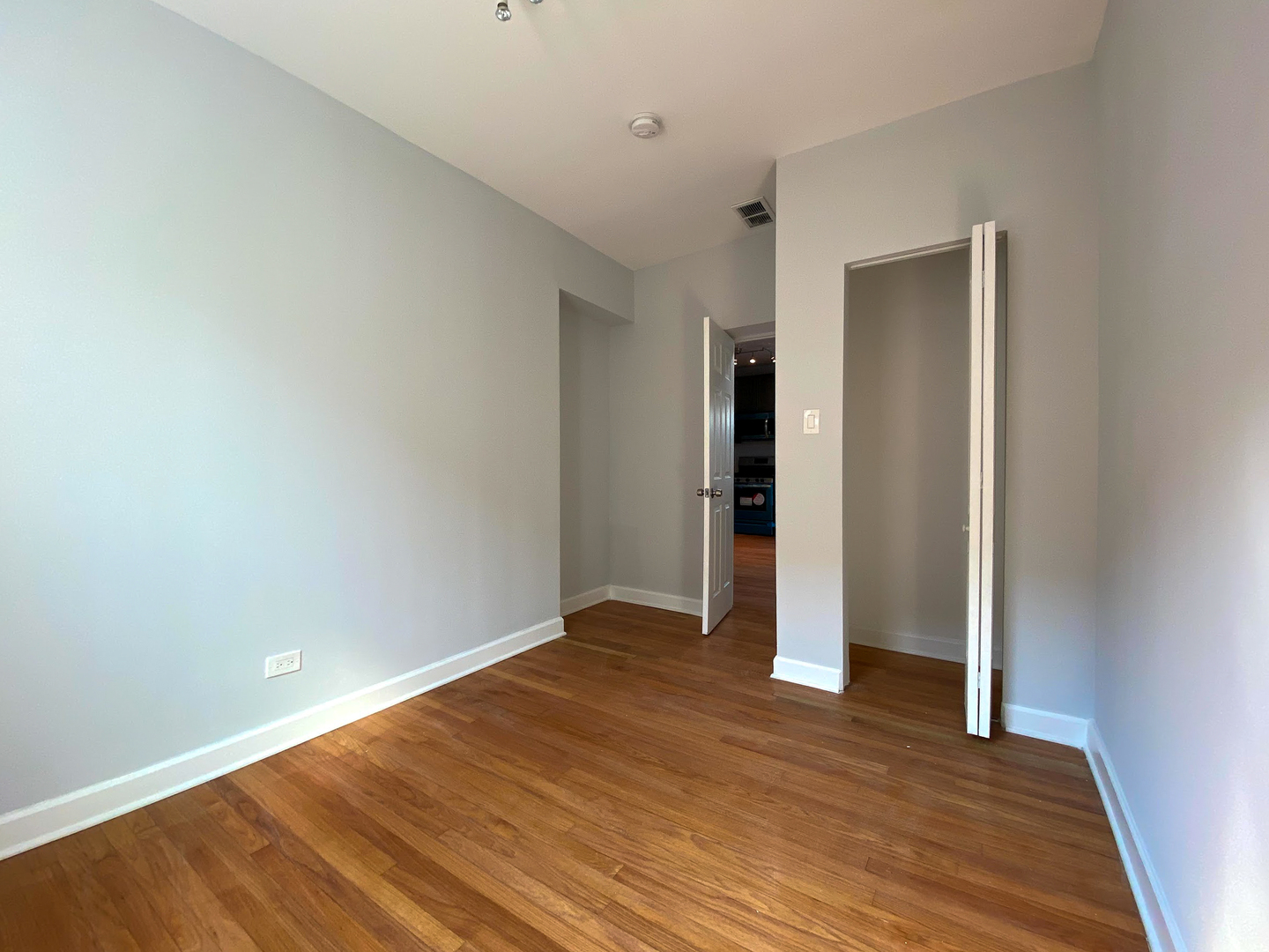 619 East Groveland Park Chicago IL 60653