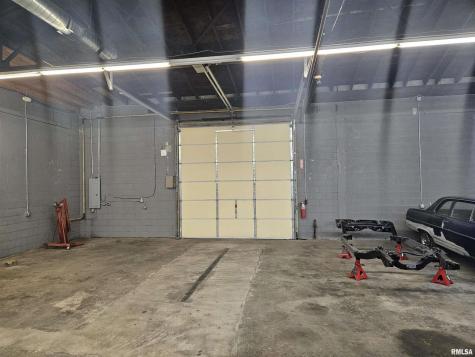 115 North Commercial Street Benton IL 62812