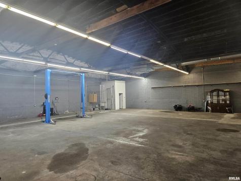115 North Commercial Street Benton IL 62812