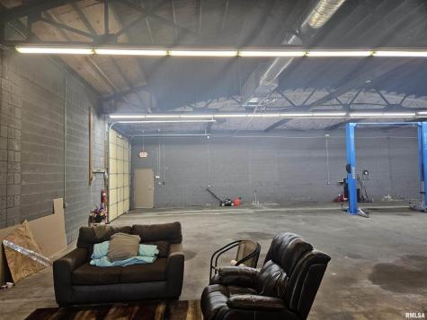 115 North Commercial Street Benton IL 62812