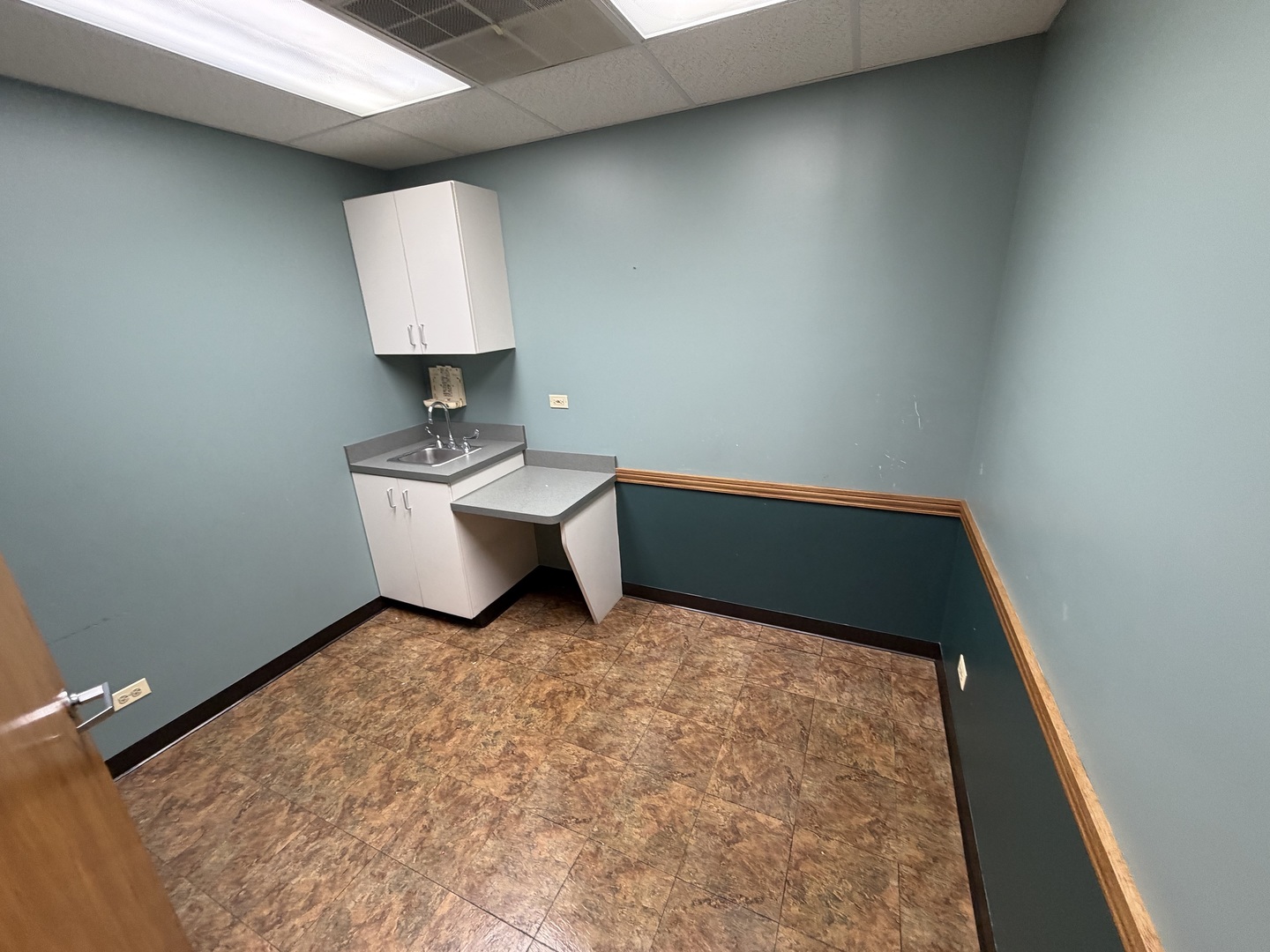 501-517 Thornhill Drive Carol Stream IL 60188