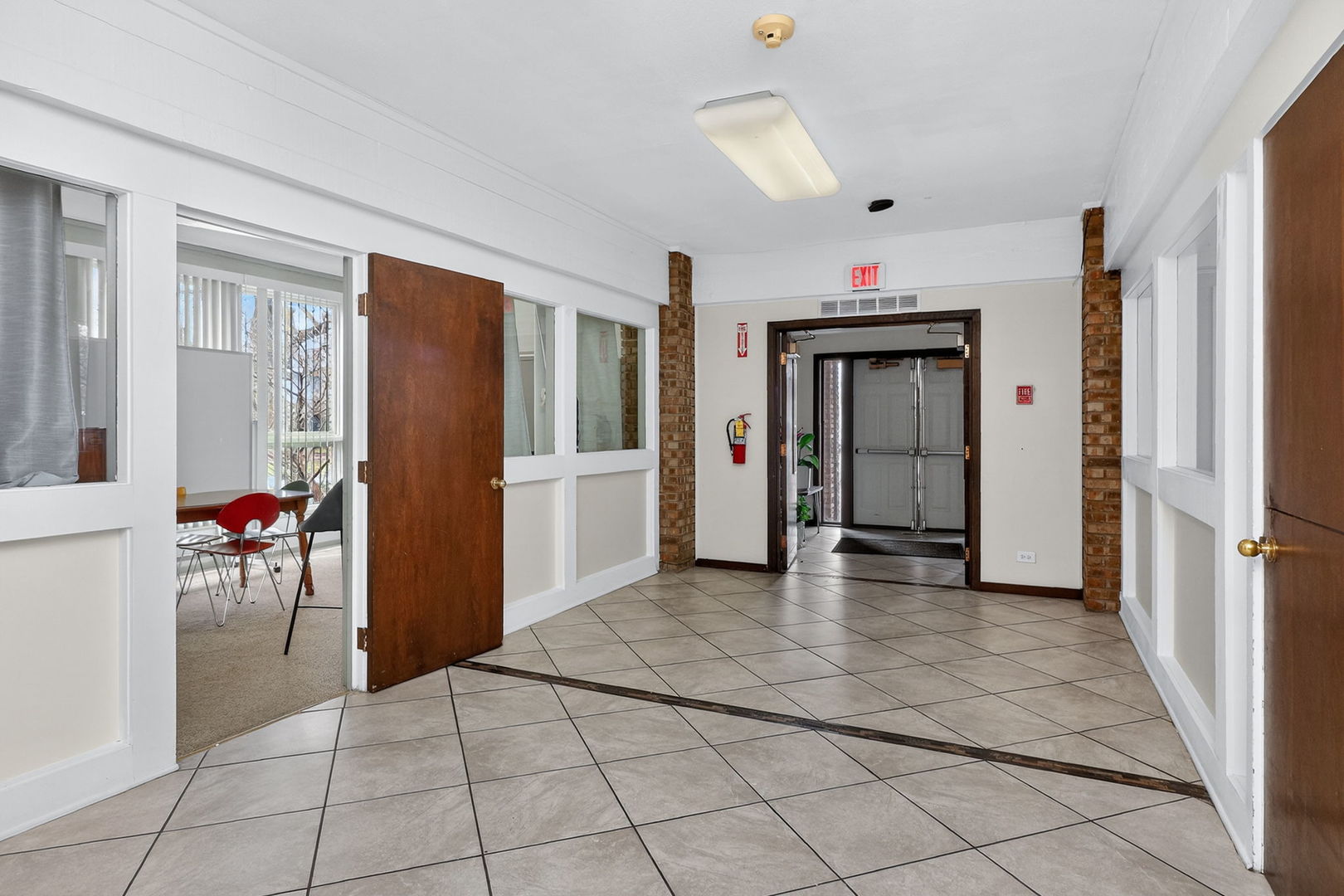 308 West Robinhood Way Bolingbrook IL 60440
