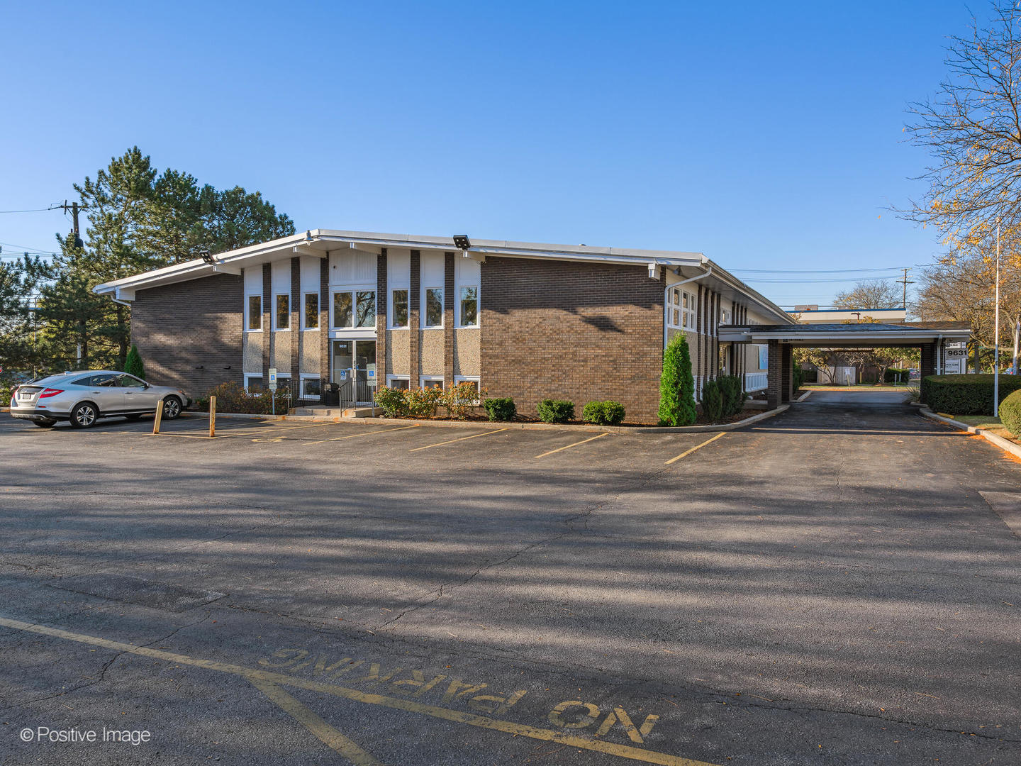 9631 Gross Point Road Skokie IL 60076