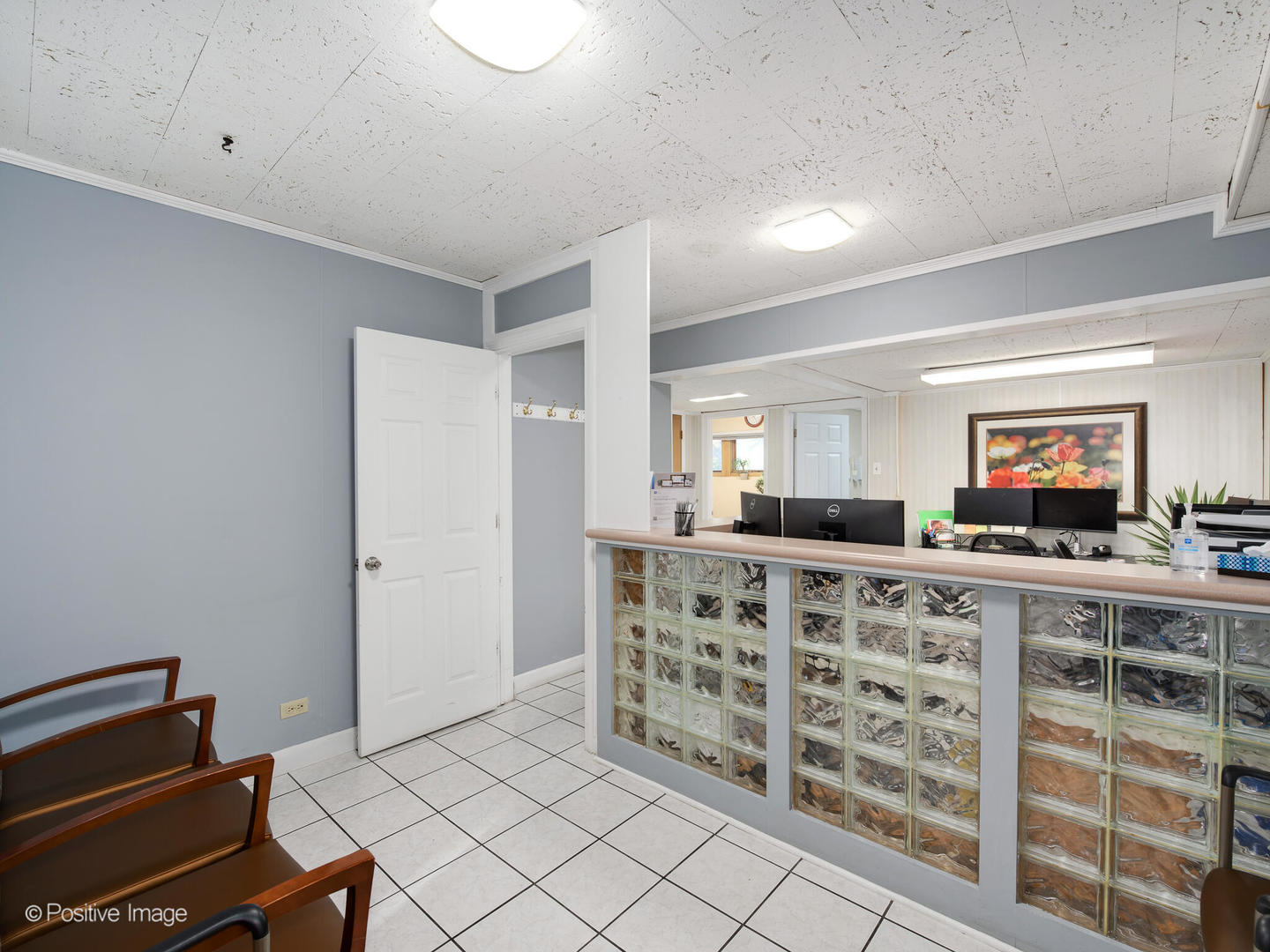 9631 Gross Point Road Skokie IL 60076