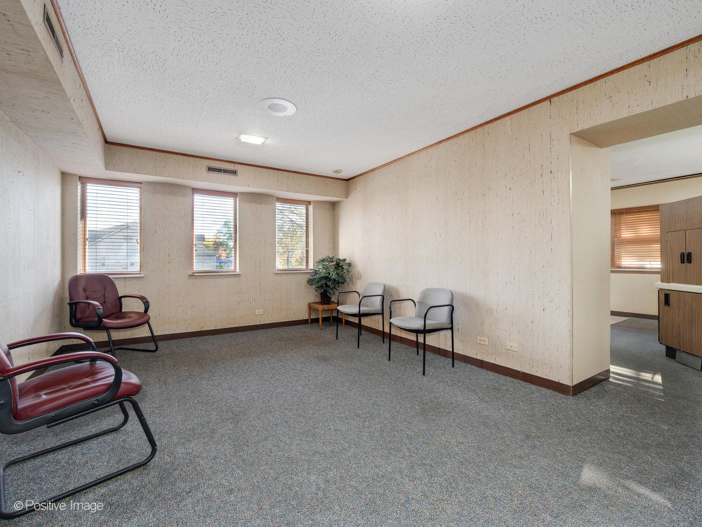 9631 Gross Point Road Skokie IL 60076