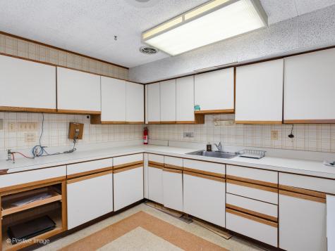 9631 Gross Point Road Skokie IL 60076