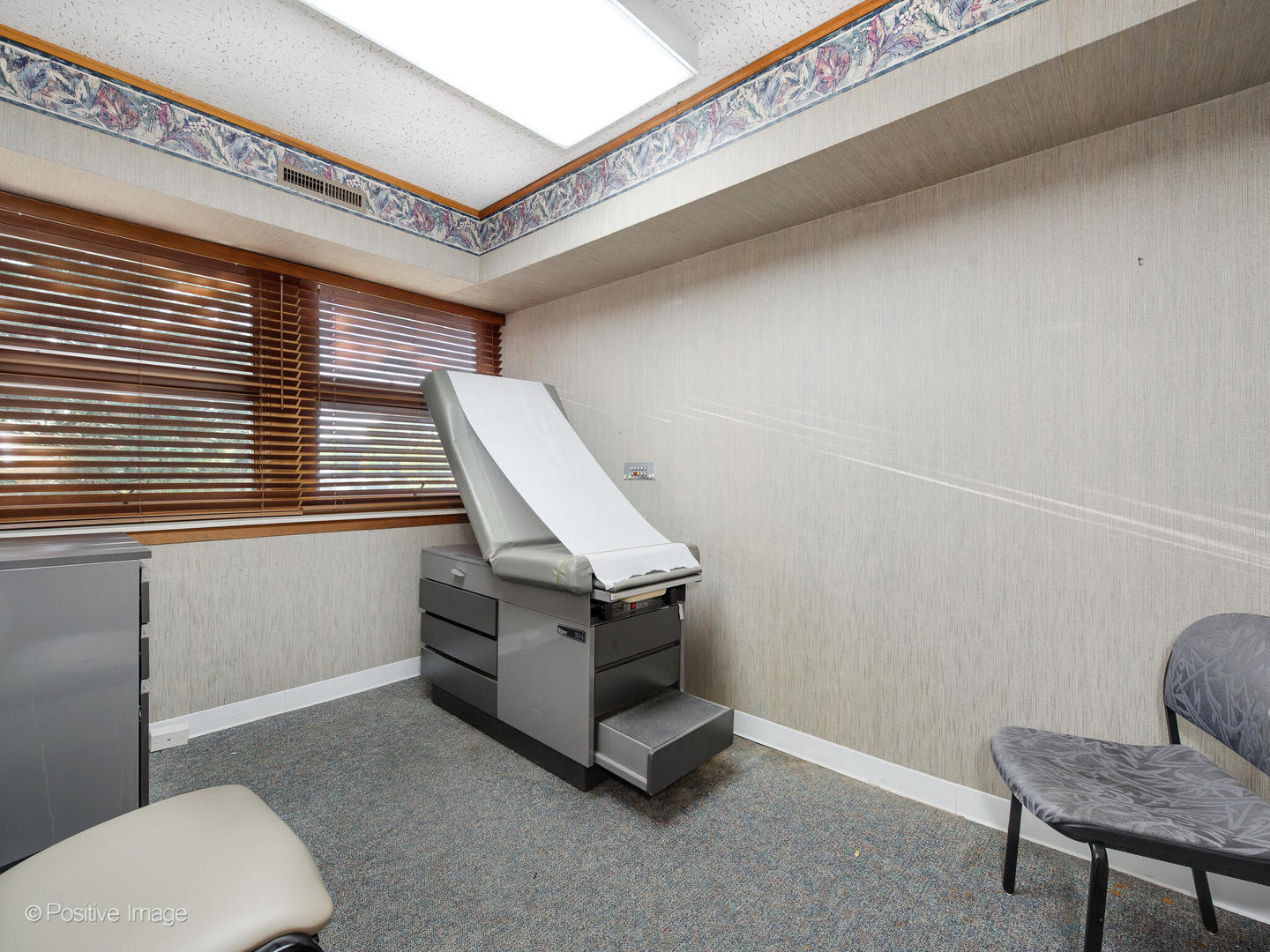 9631 Gross Point Road Skokie IL 60076
