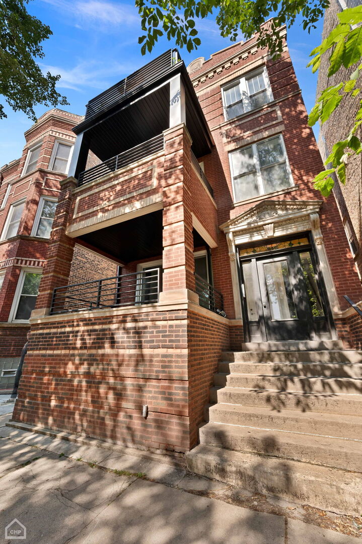 846 North Hoyne Avenue Chicago IL 60622