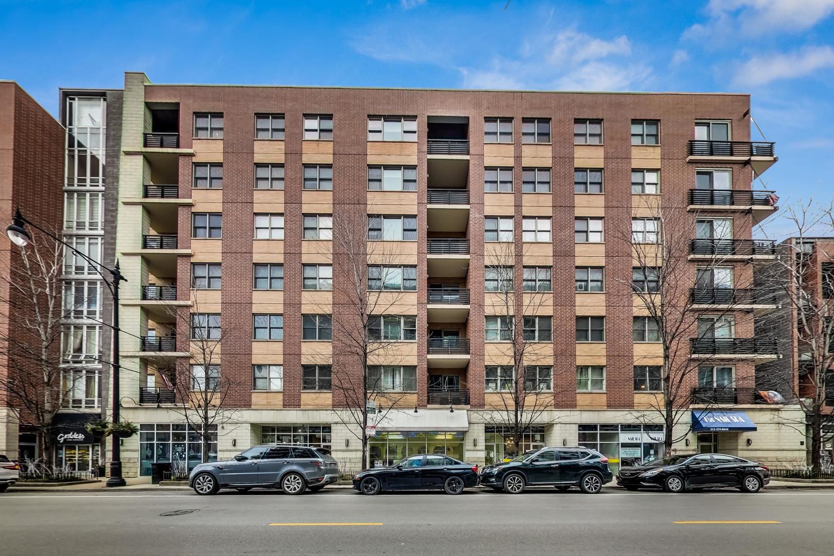 871 North Larrabee Street Chicago IL 60610