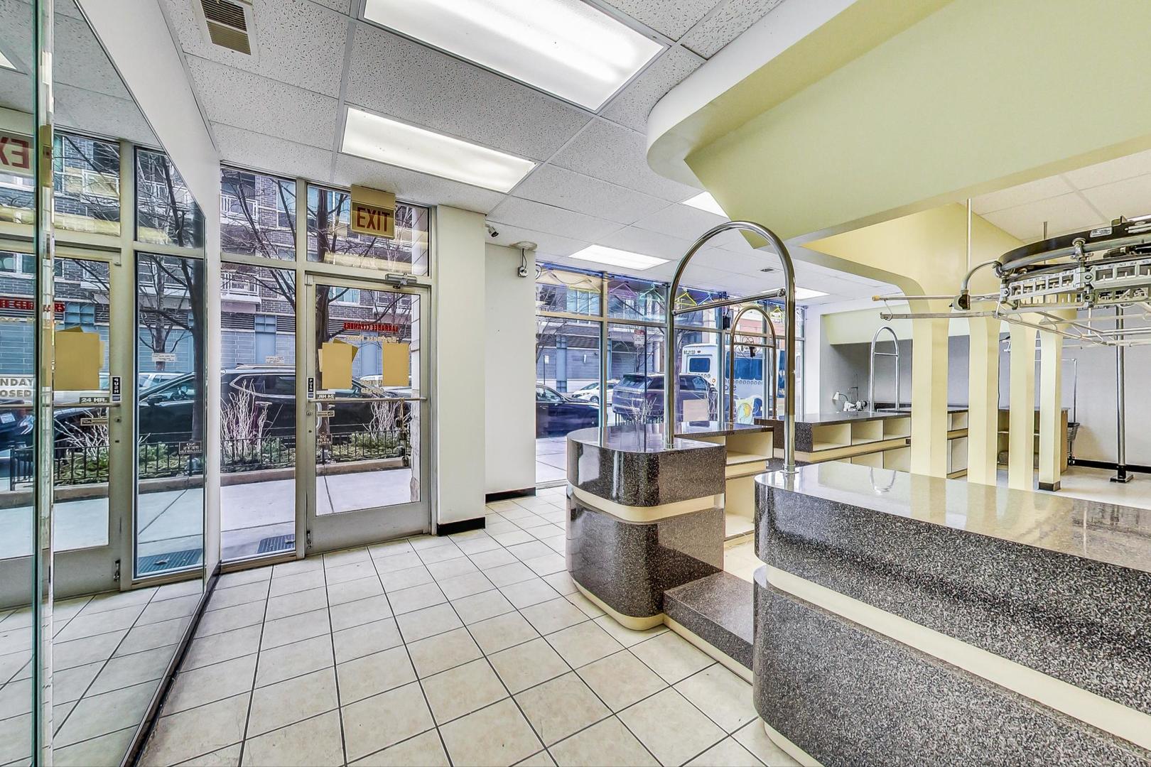 871 North Larrabee Street Chicago IL 60610