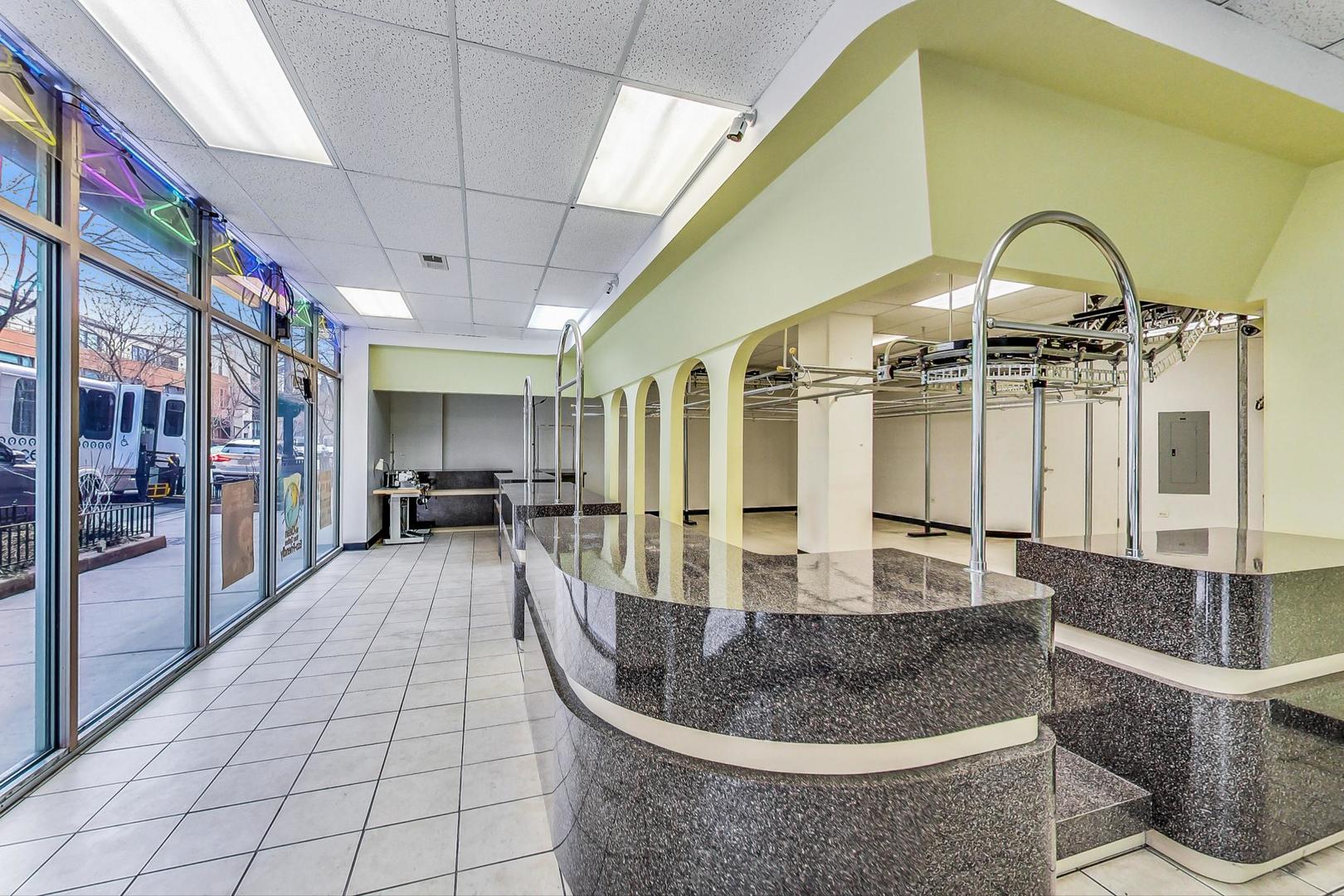 871 North Larrabee Street Chicago IL 60610