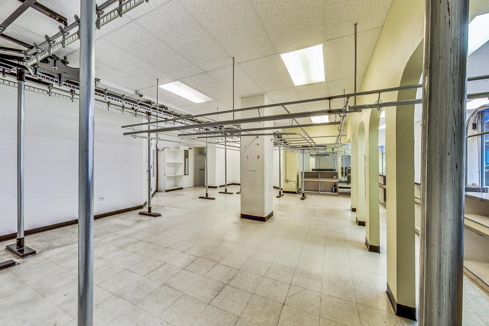 871 North Larrabee Street Chicago IL 60610