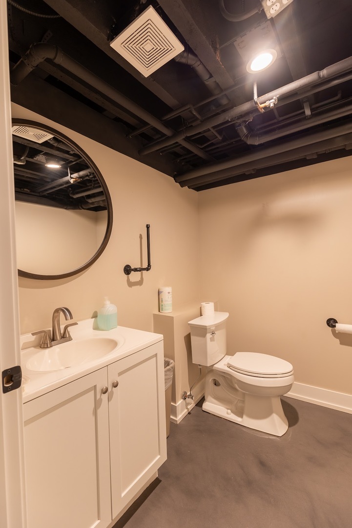 827 North Milwaukee Avenue Chicago IL 60642